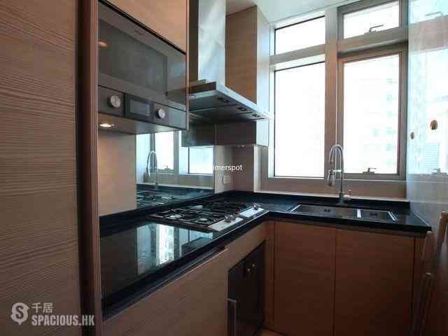Wan Chai - The Avenue Phase 2 03