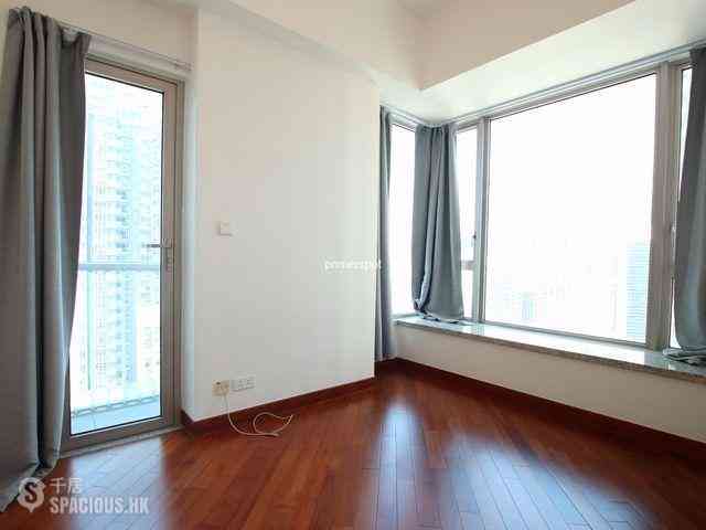 Wan Chai - The Avenue Phase 2 04