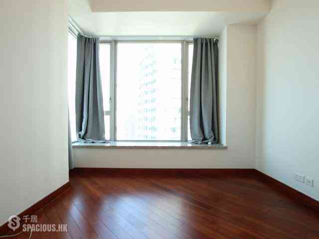 Wan Chai - The Avenue Phase 2 06