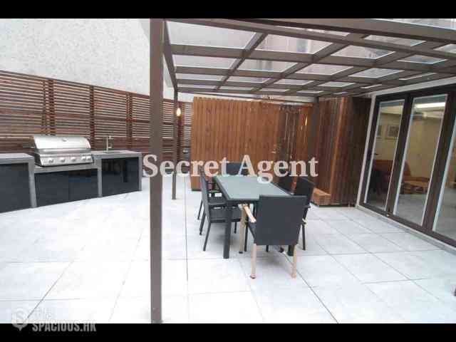 Sai Ying Pun - Golden Phoenix Court 01