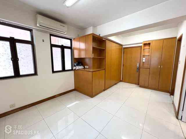 Wan Chai - Wing Tak Building 01