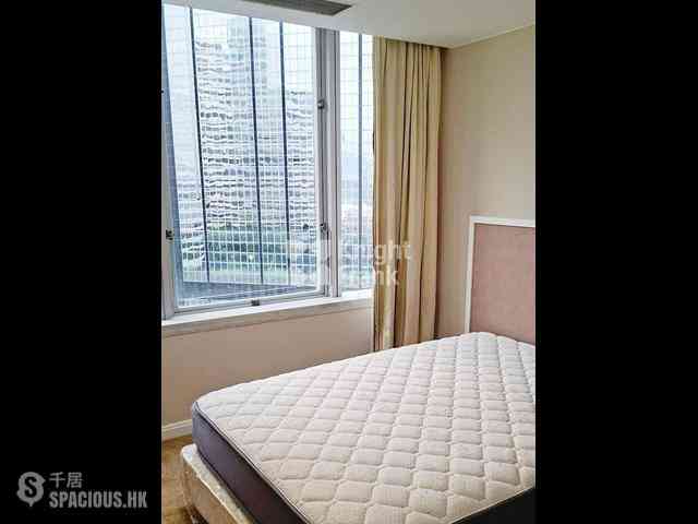 Wan Chai - Convention Plaza Apartments 07