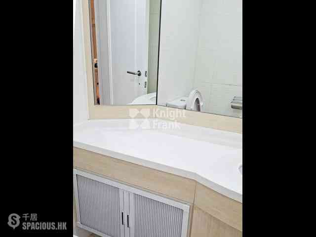 Wan Chai - Convention Plaza Apartments 08