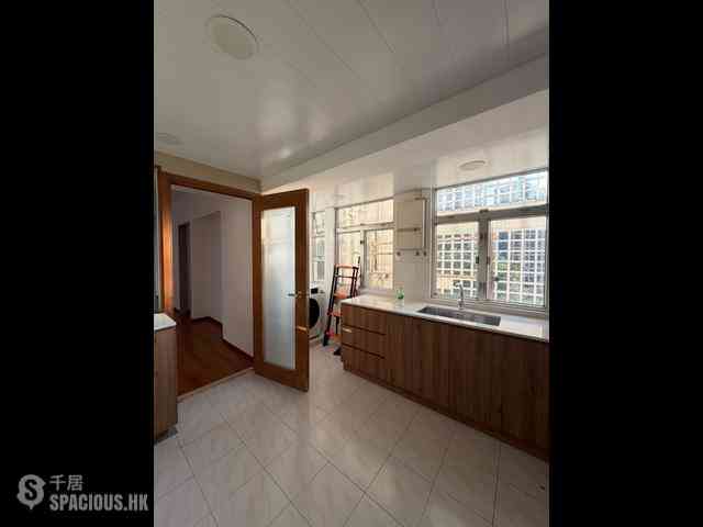Mid Levels West - Realty Gardens 08