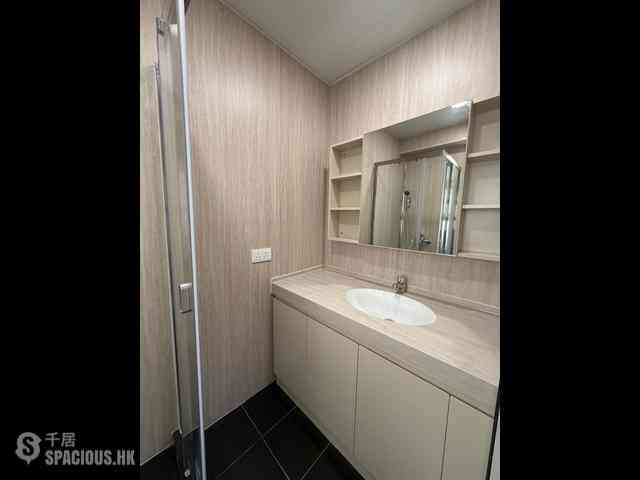 Mid Levels West - Realty Gardens 09
