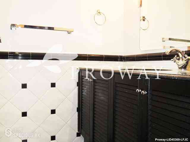 Happy Valley - 1-4, Briar Avenue 06
