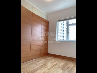 Mid Levels Central - Greenland Court 12