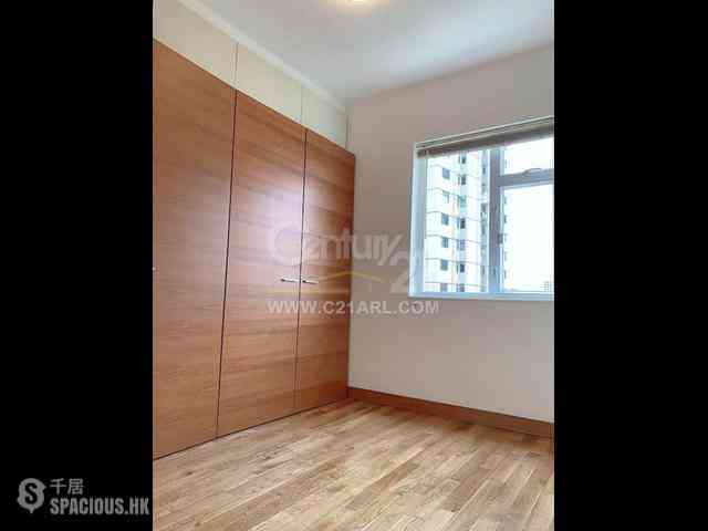 Mid Levels Central - Greenland Court 12