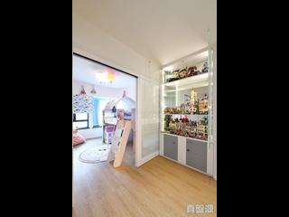 Yau Ma Tei - King's Park Villa 14