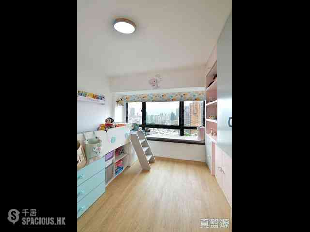 Yau Ma Tei - King's Park Villa 16