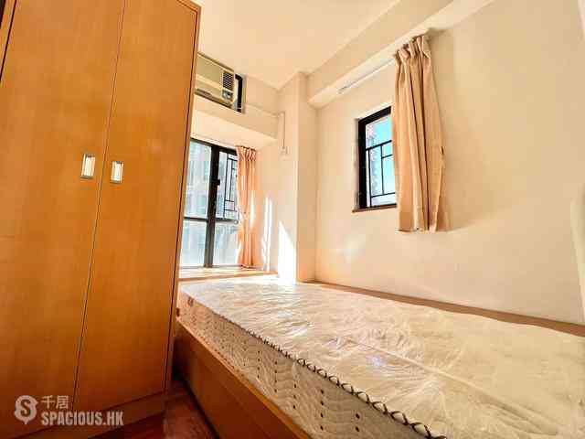Wan Chai - Tai Yuen Court 05