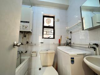 Wan Chai - Tai Yuen Court 07