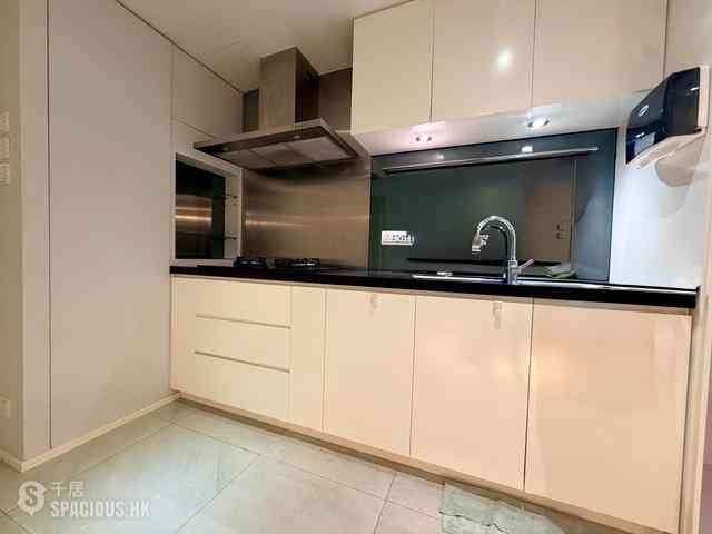 Wan Chai - Convention Plaza Apartments 05