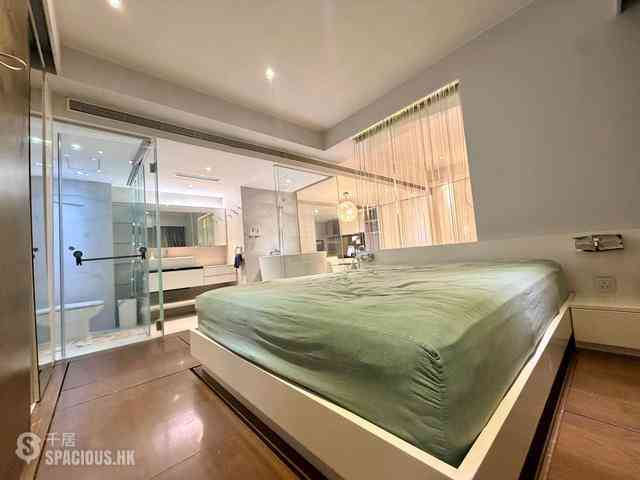 Wan Chai - Convention Plaza Apartments 08