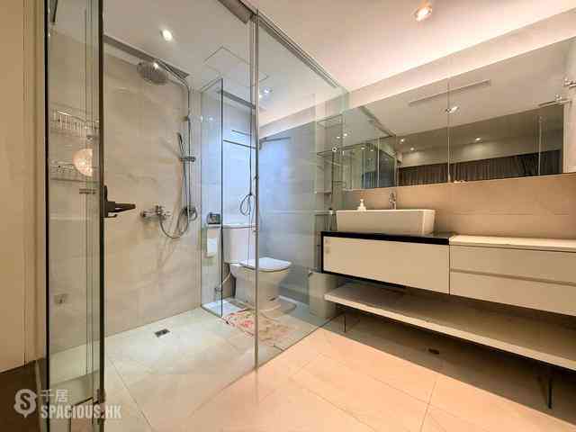 Wan Chai - Convention Plaza Apartments 10