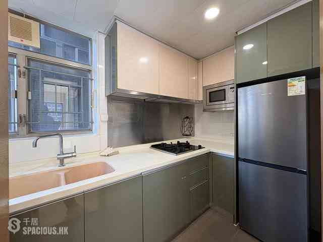 Sai Ying Pun - Island Crest Block 1 07