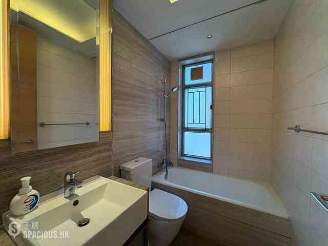 Sai Ying Pun - Island Crest Block 1 12