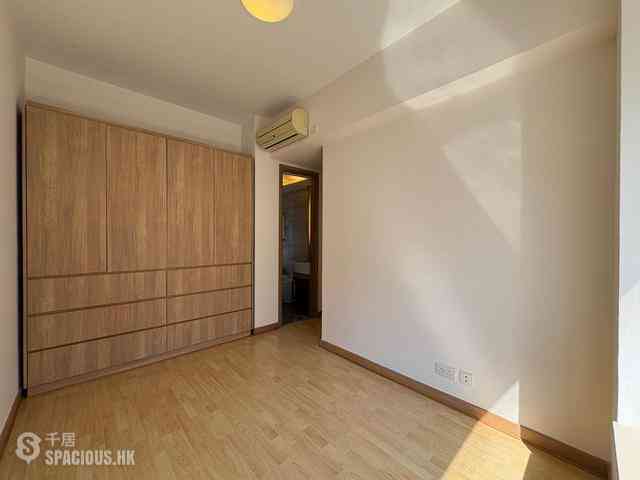 Sai Ying Pun - Island Crest Block 1 03