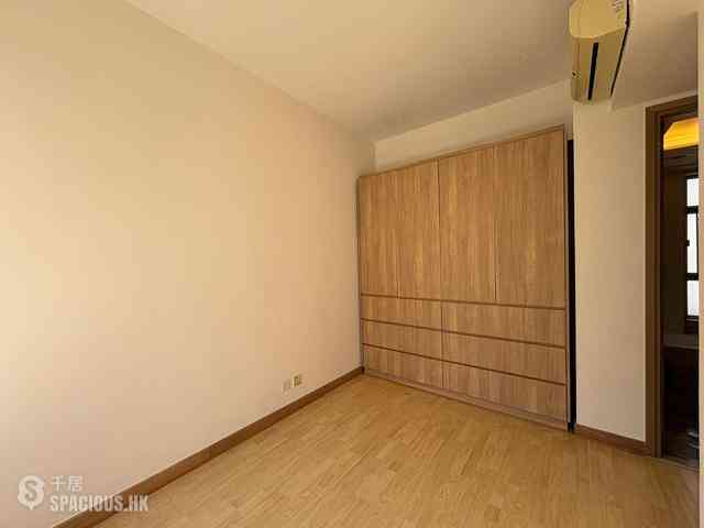 Sai Ying Pun - Island Crest Block 1 04
