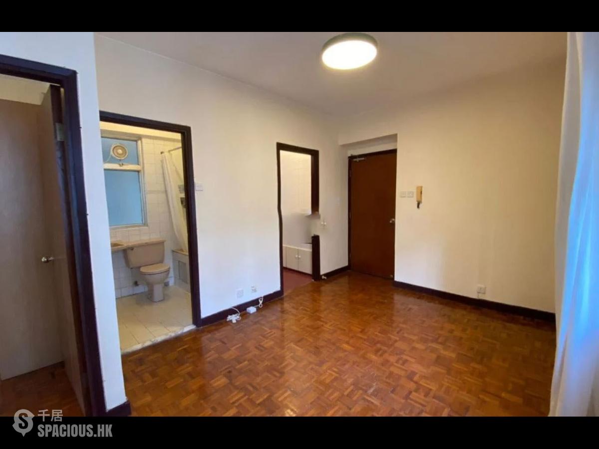 Kennedy Town - Man Kwong Court 01