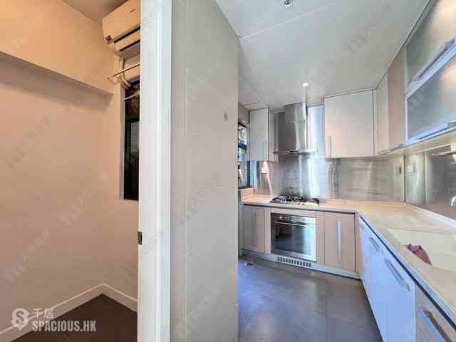 Mid Levels Central - Hillsborough Court Block 1 06