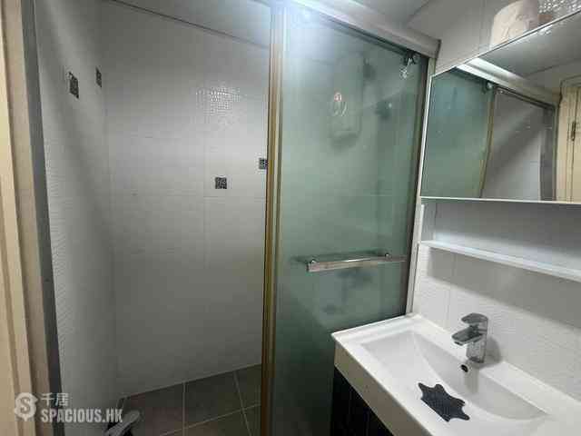 Kennedy Town - Pearl Court 02