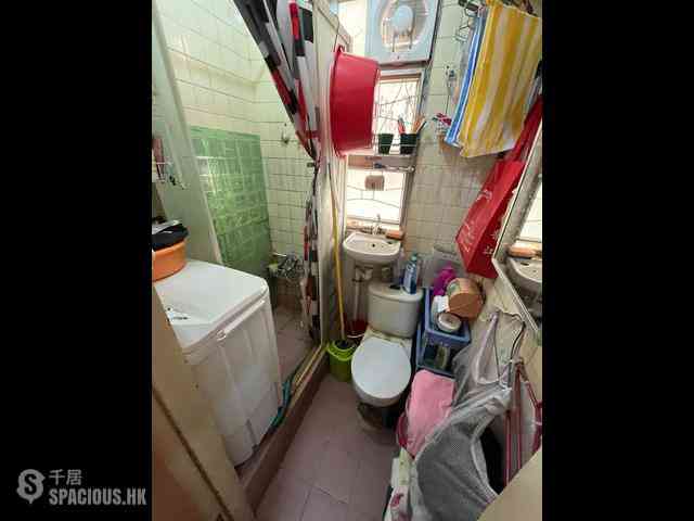 Sai Ying Pun - Kam Kwan Building 02