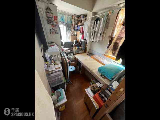 Sai Ying Pun - Kam Kwan Building 03