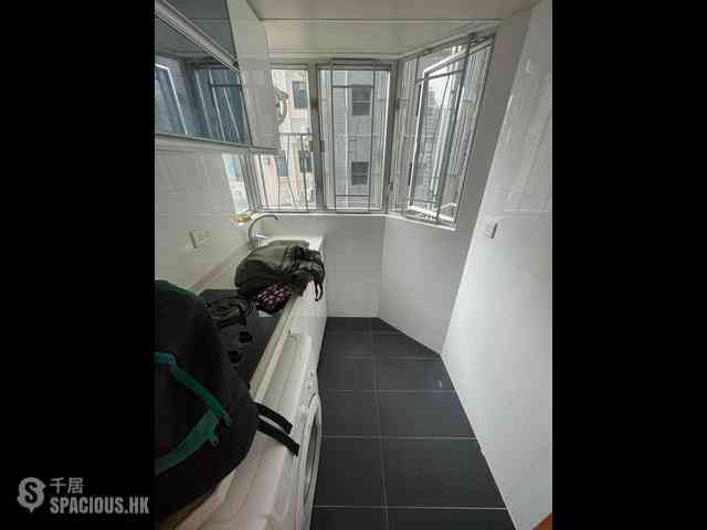 Sai Ying Pun - Shun Tai Building 11
