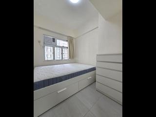 Kennedy Town - Luen Tak Apartments 03