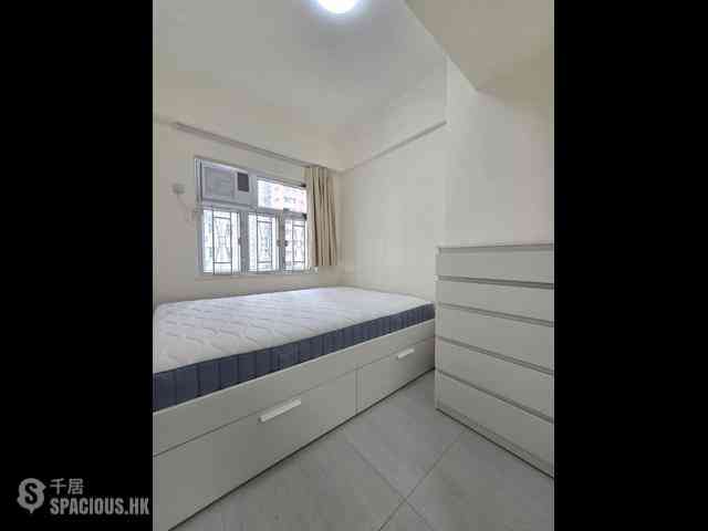 Kennedy Town - Luen Tak Apartments 03