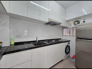 Kennedy Town - Luen Tak Apartments 05