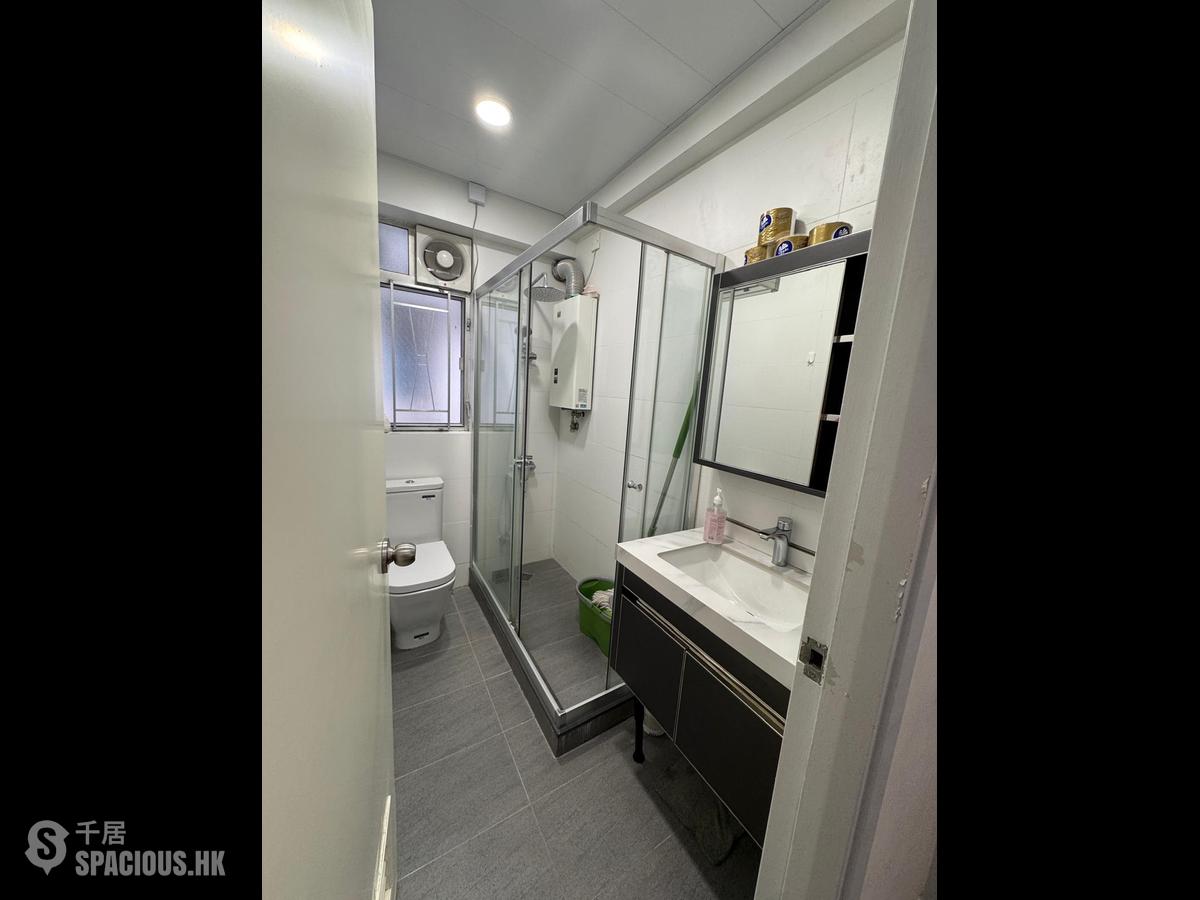 Sai Ying Pun - Hing Hon Building 01