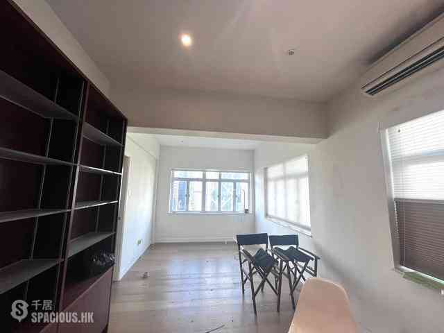 Mid Levels Central - Mackenny Court 06