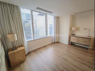 Wan Chai - Convention Plaza Apartments 04
