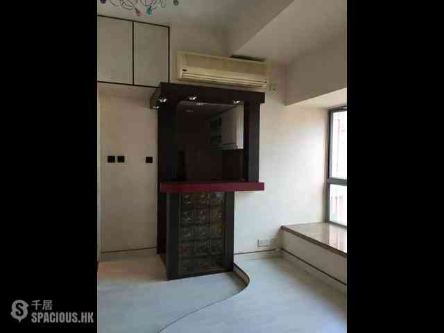 Sheung Wan - Queen's Terrace 01