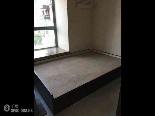 Sheung Wan - Queen's Terrace 02