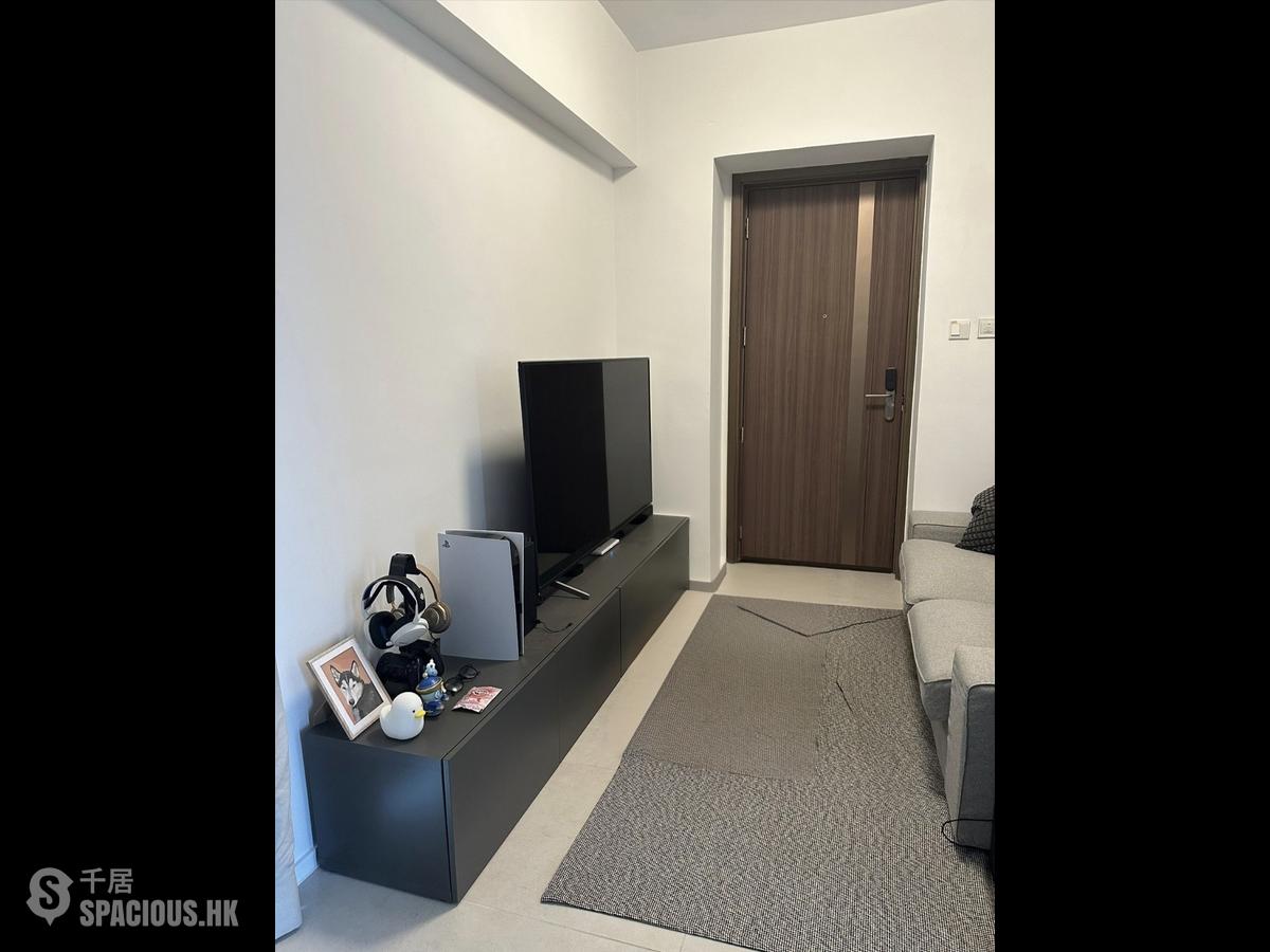Shau Kei Wan - EAST 17 01