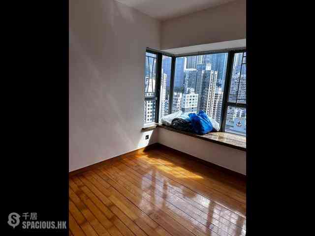 Sheung Wan - Queen's Terrace Block 3 03