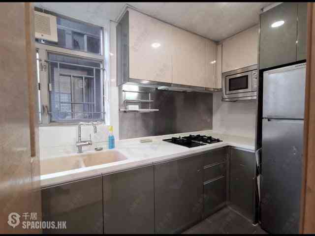 Sai Ying Pun - Island Crest Block 1 04