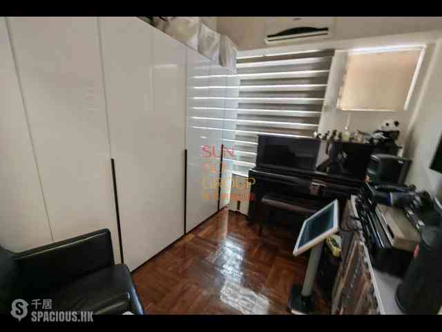 Mid Levels West - Dragonview Court 03