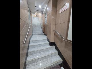 Wan Chai - Vincent Mansion 04
