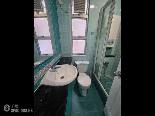 Wan Chai - Vincent Mansion 10