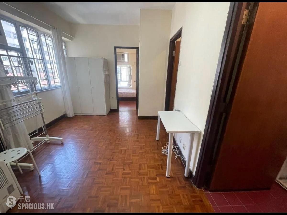 Kennedy Town - Man Kwong Court 01