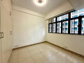 Sai Ying Pun - Good Times Building 05