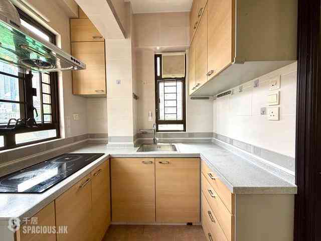 Sai Ying Pun - Good Times Building 07