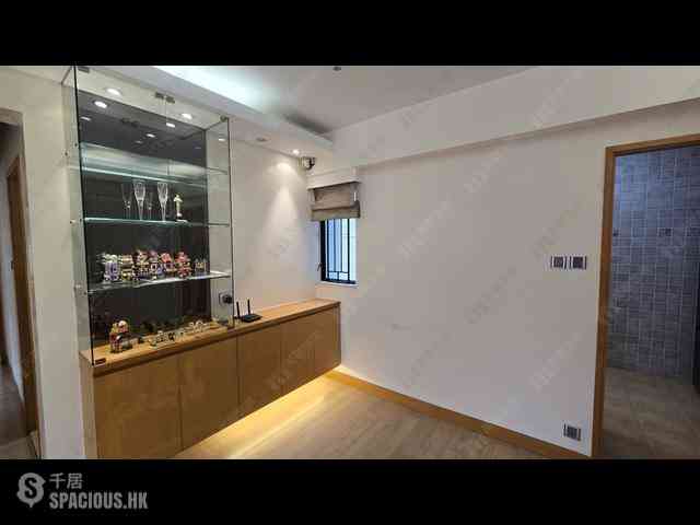 Mid Levels West - Lyttelton Garden Block 1 03