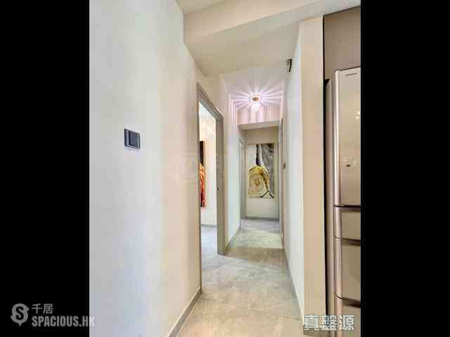 Mid Levels Central - Robinson Heights Block 1 04