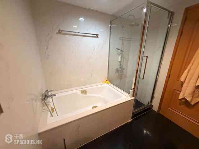 Mid Levels Central - Fairlane Tower 09