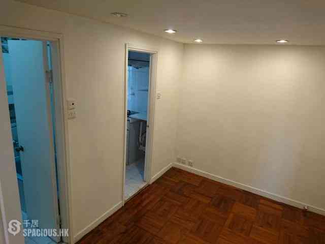 Wan Chai - Capital Building 04